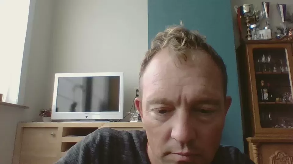 Offline bertolini83 on Cam4