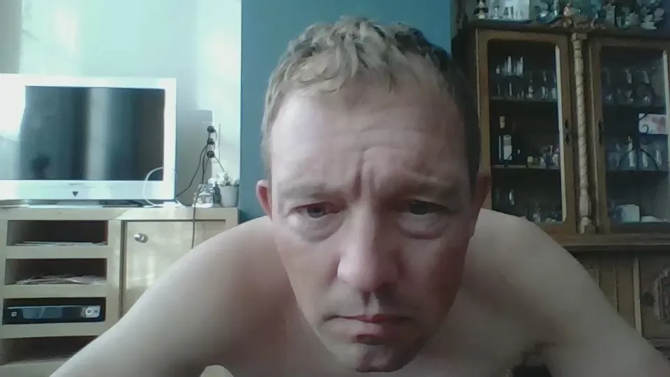 Offline bertolini83 on Cam4