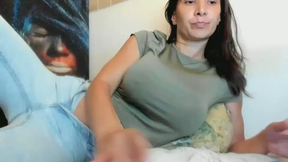 Offline Biatriss on Cam4