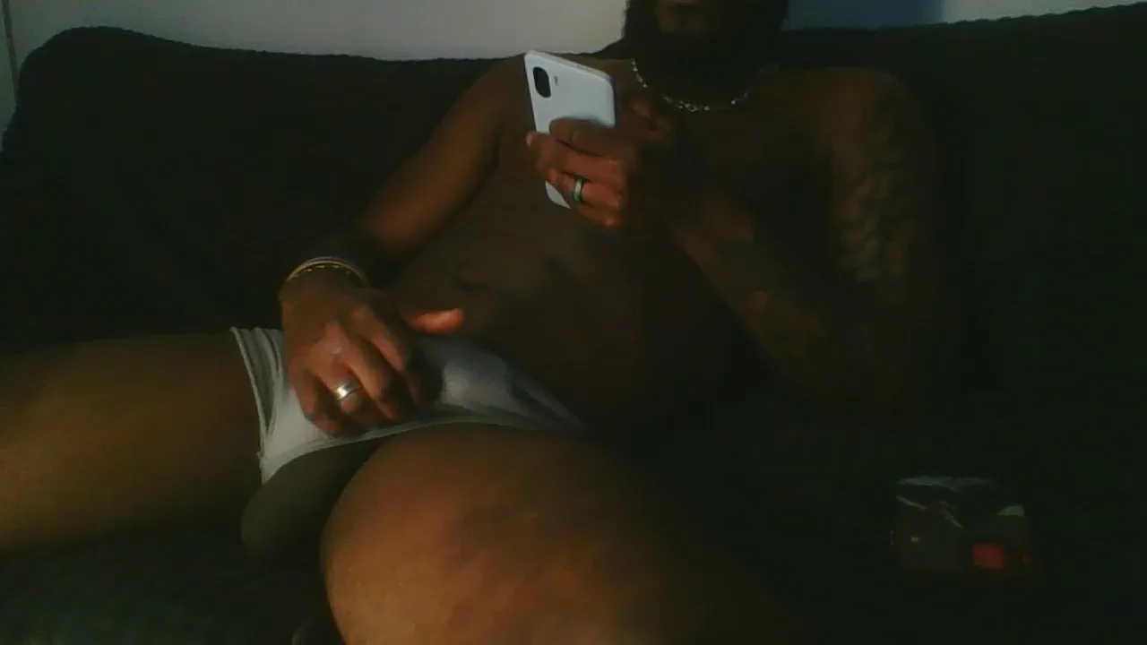 Offline Bigblackfrenck on Cam4