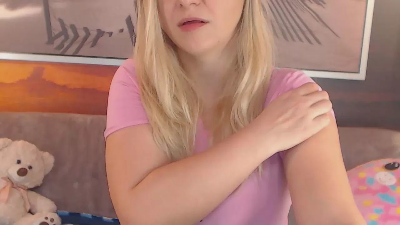 BigBoobsARRI on Cam4 