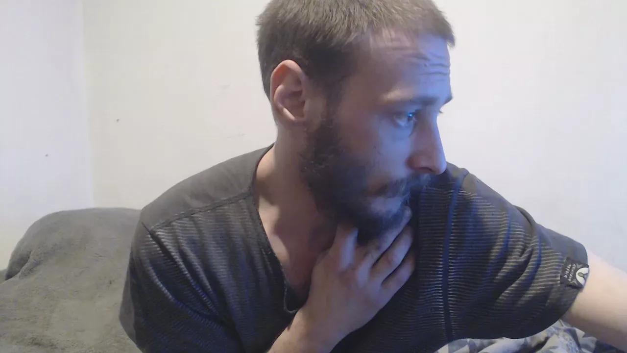 bigBUZZZZ69 from Cam4