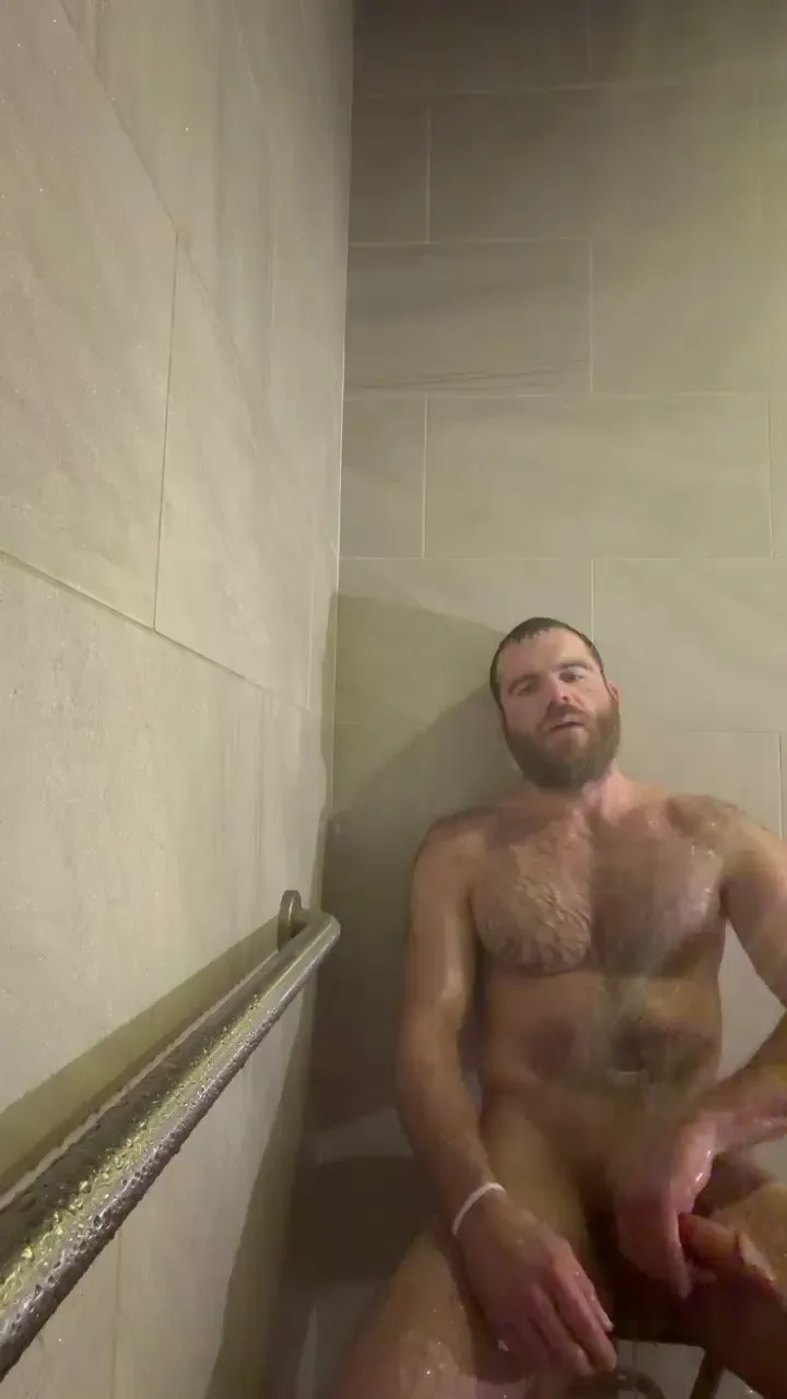 Offline Bighairytopping on Cam4