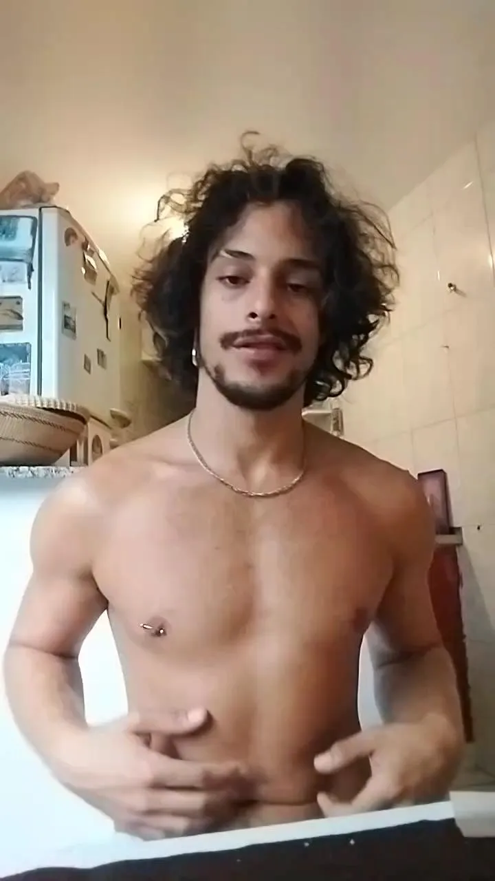 Offline BigxxxMoon on Cam4