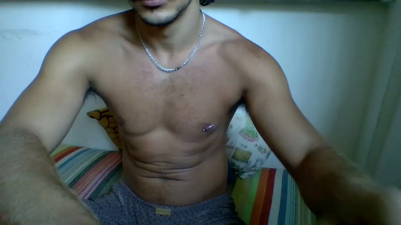 Offline BigxxxMoon on Cam4