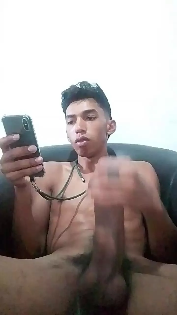 Offline Binhoboss on Cam4