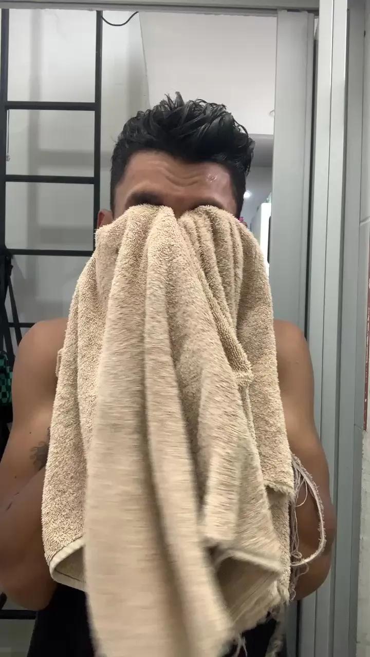 Offline Binhoboss on Cam4