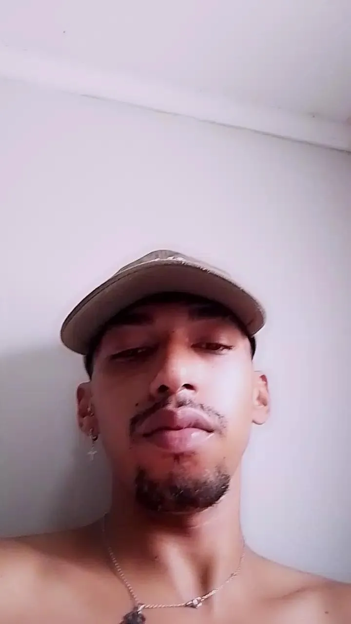 Offline Binhoboss on Cam4