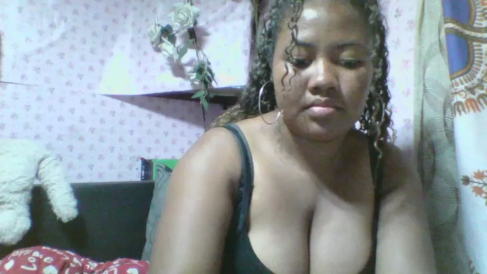 Offline blackhoney_fun on Cam4