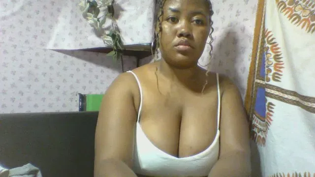 Offline blackhoney_fun on Cam4