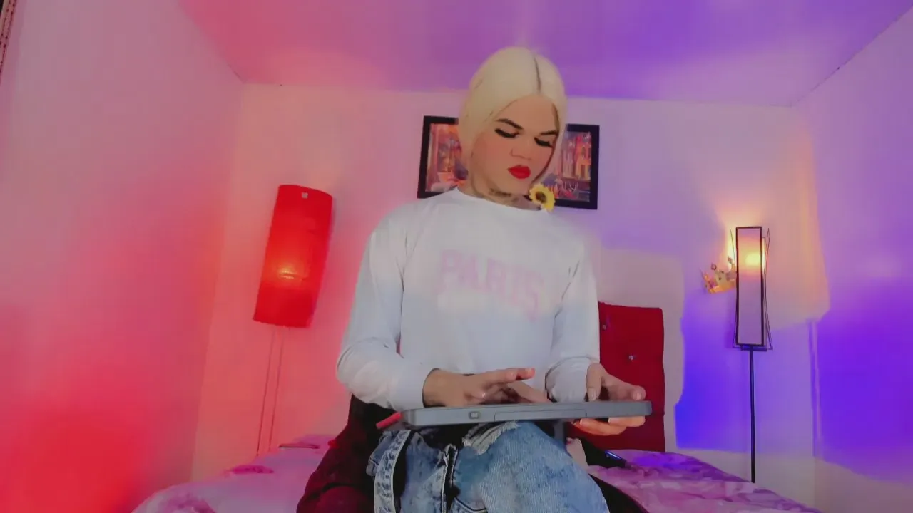 Offline blondegirl_ on Cam4