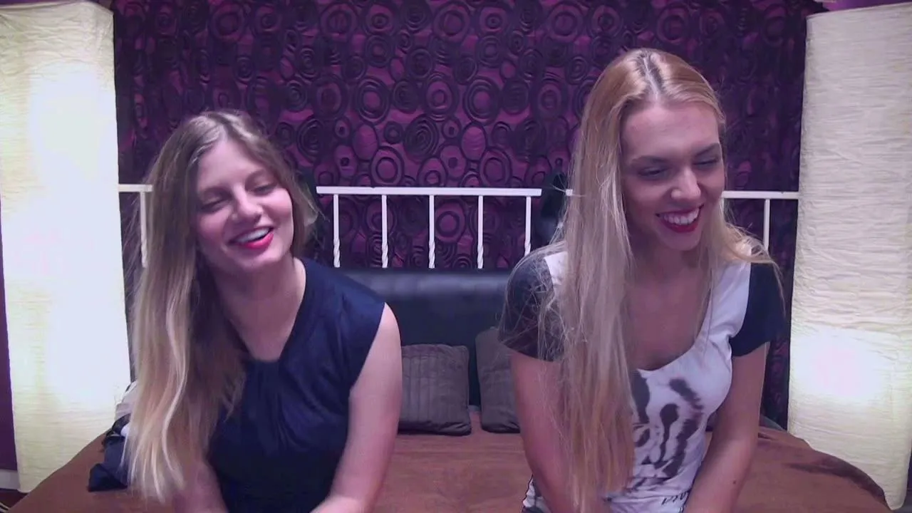 Offline BlondeWitchez on Cam4