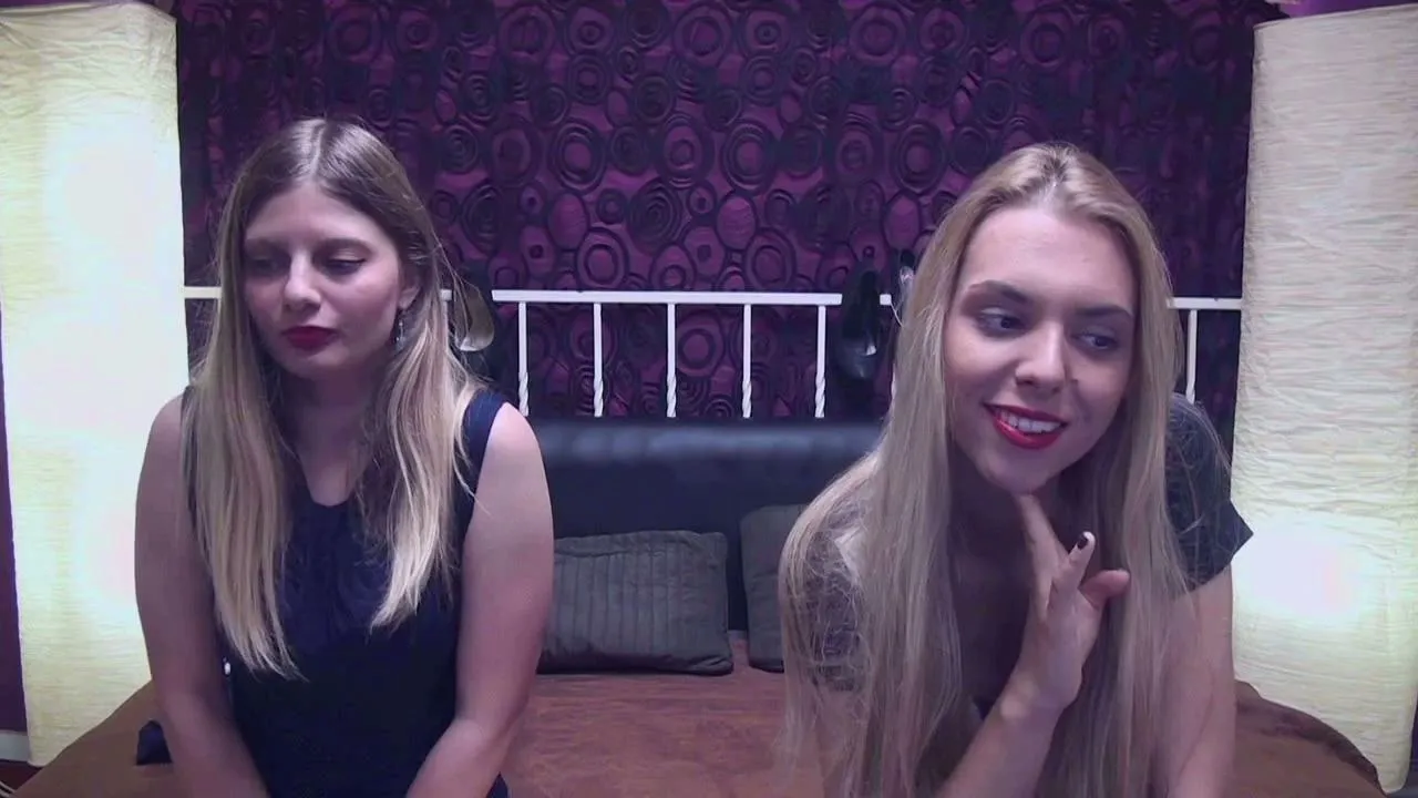 Offline BlondeWitchez on Cam4