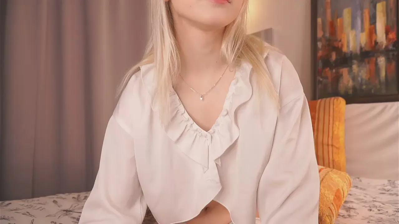 Freechat blue_bow on Cam4