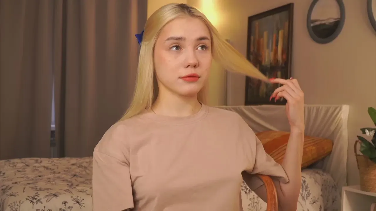 Freechat blue_bow on Cam4