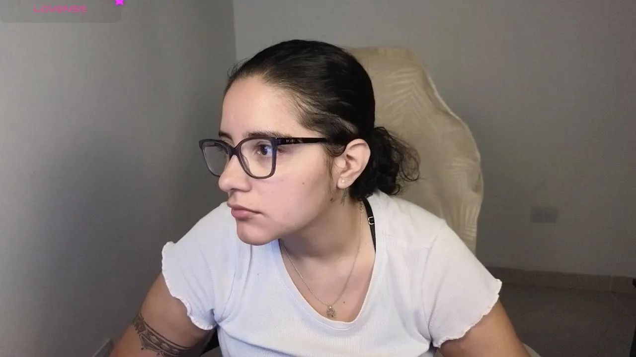 Freechat blue_moon_ on Cam4