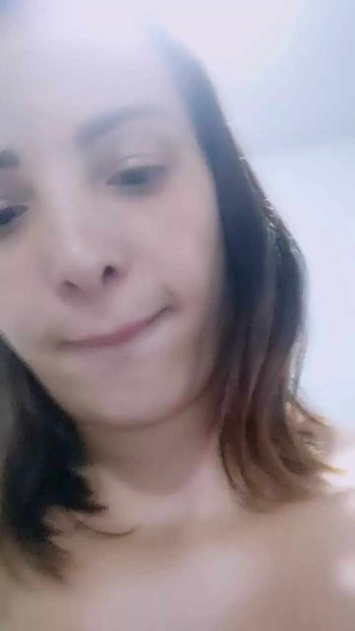 Offline BrendaUdi24 on Cam4