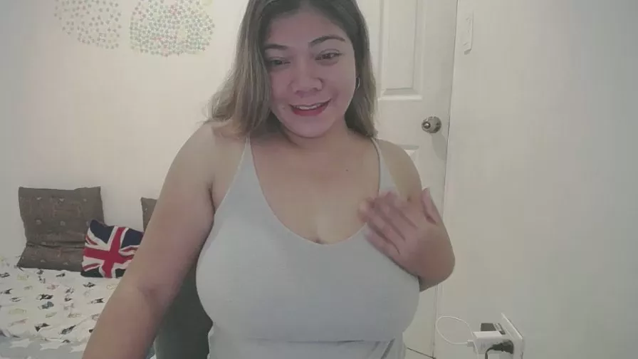 Offline BrianaLoveX on Cam4