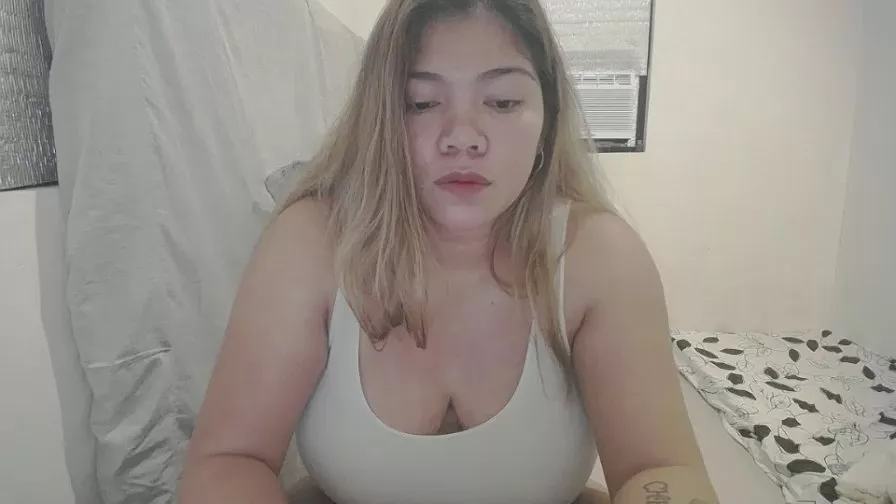 Offline BrianaLoveX on Cam4