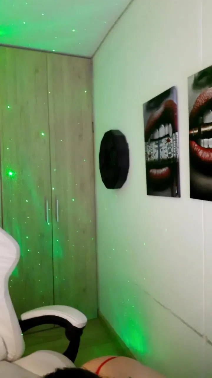 Offline BruunaLove_ on Cam4