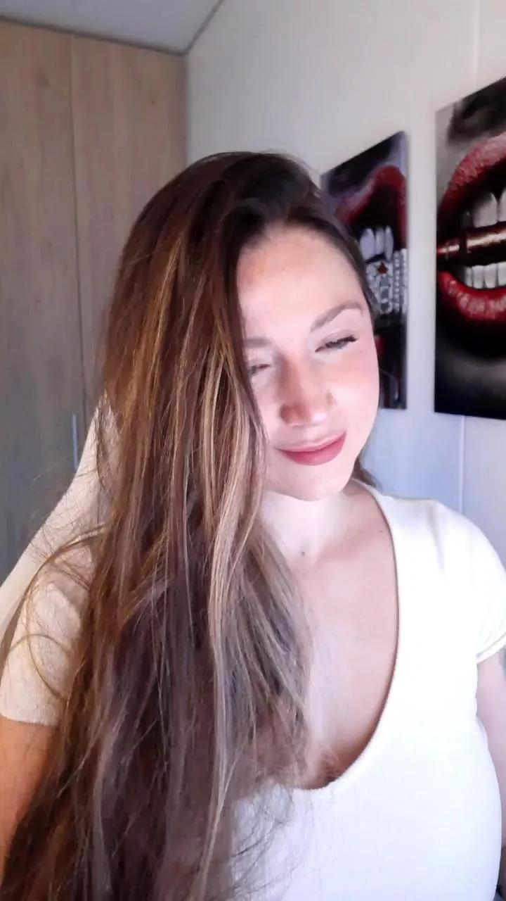 BruunaLove_ from Cam4