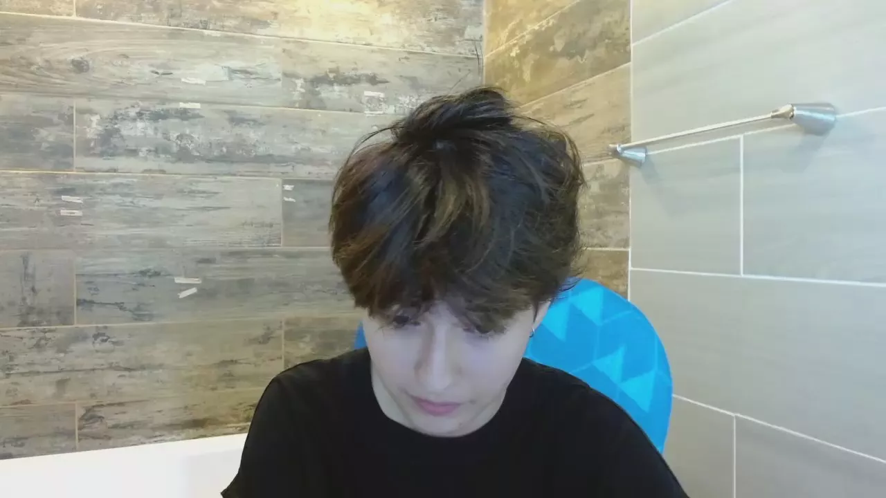 Offline Bryce_Evans on Cam4