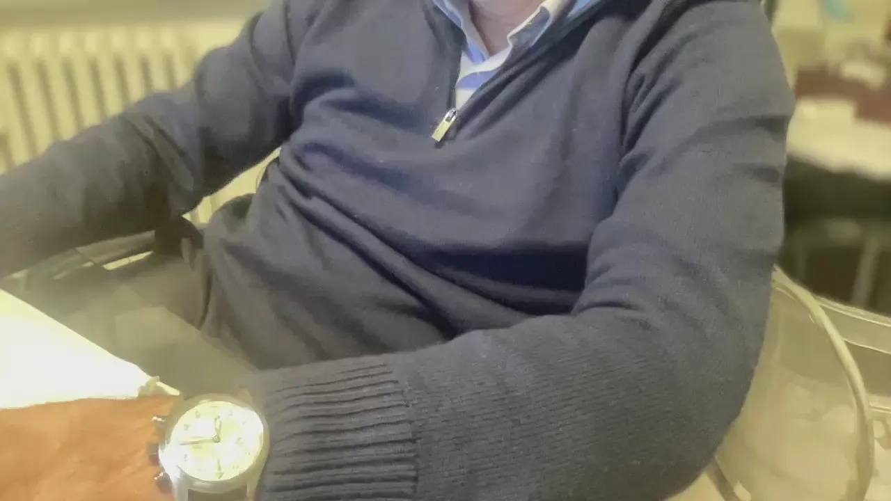 Offline bullmilano1 on Cam4