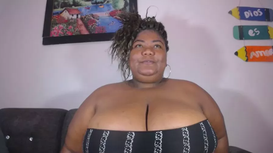 Offline bustyboobsxxl on Cam4