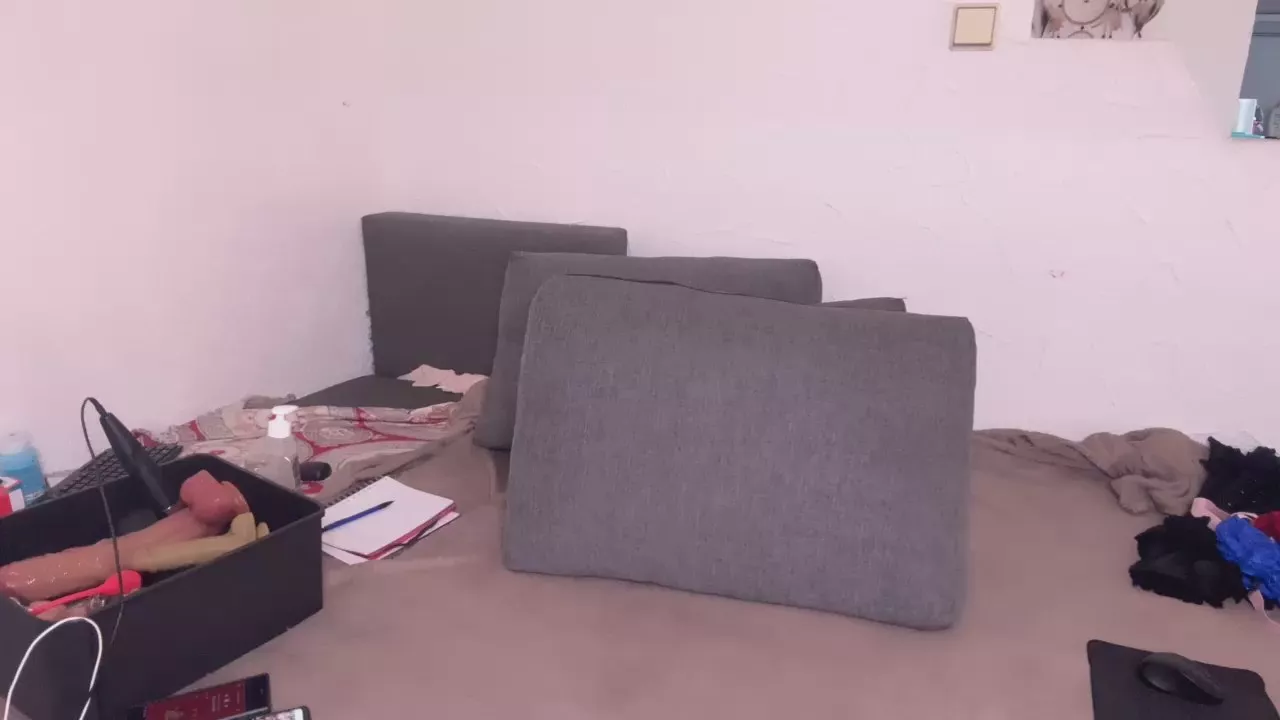 Offline Caliiie_of on Cam4