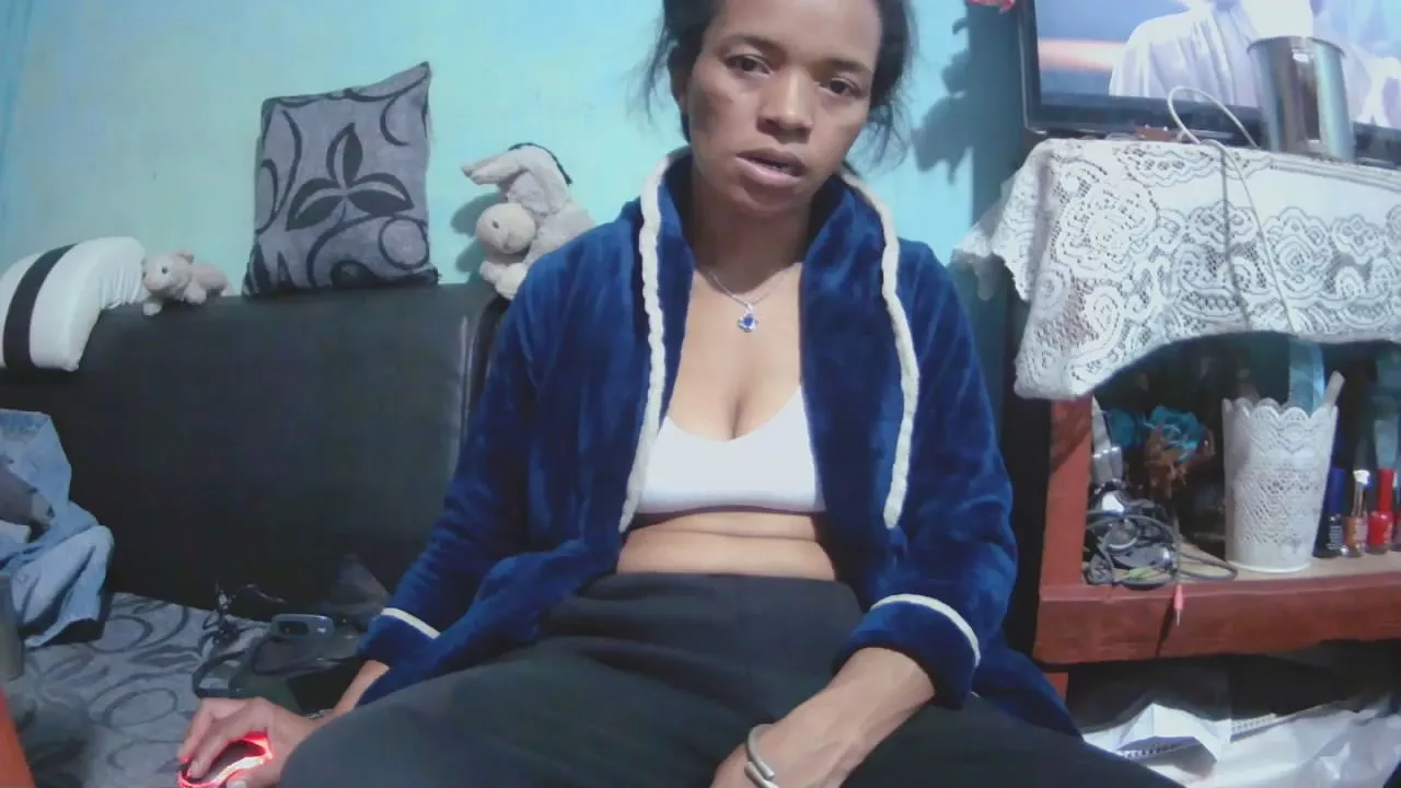 Offline calinah on Cam4