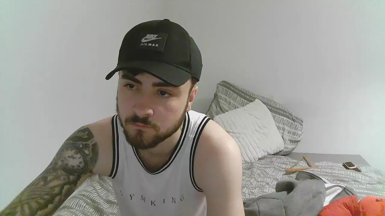 Offline callum81 on Cam4