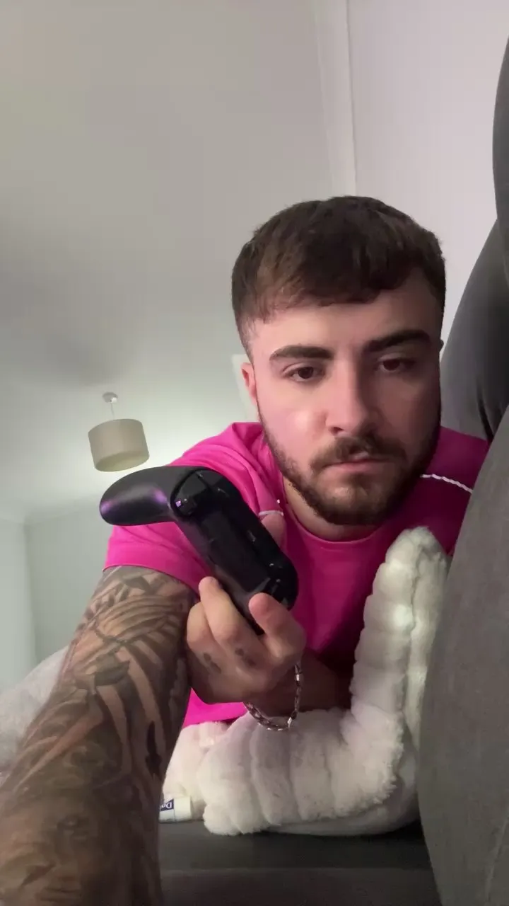 Offline callum81 on Cam4