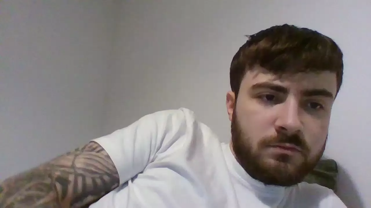 Offline callum81 on Cam4