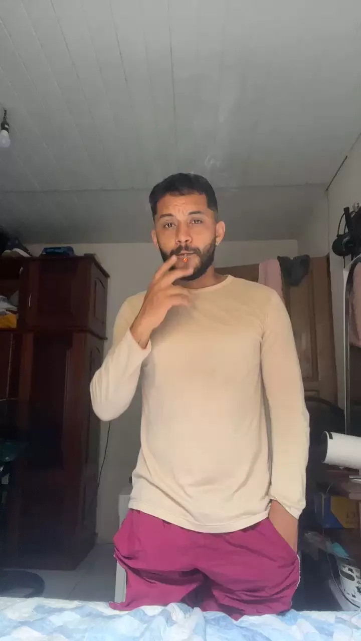 Offline cam_moreno23 on Cam4