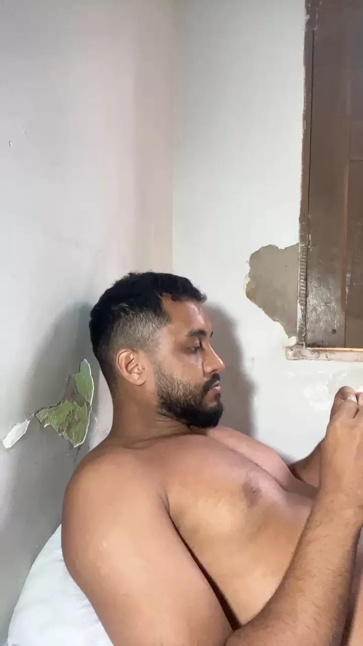 Offline cam_moreno23 on Cam4