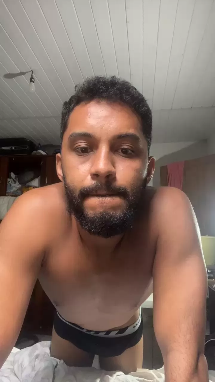 Offline cam_moreno23 on Cam4