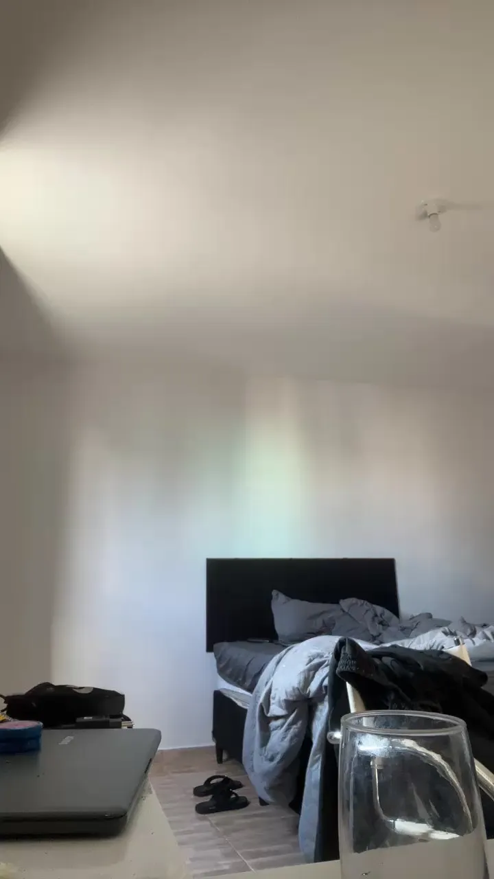 Offline cam_moreno23 on Cam4