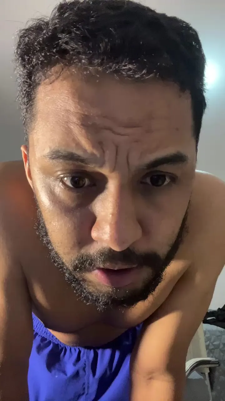 Offline cam_moreno23 on Cam4