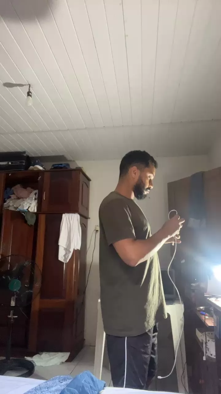 Offline cam_moreno23 on Cam4