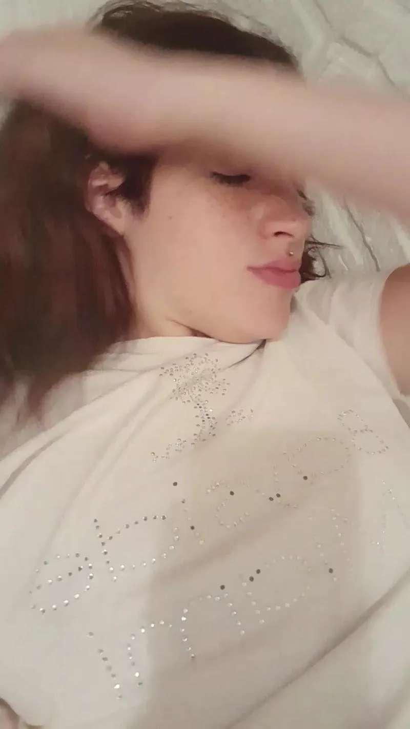 Offline camila4993 on Cam4