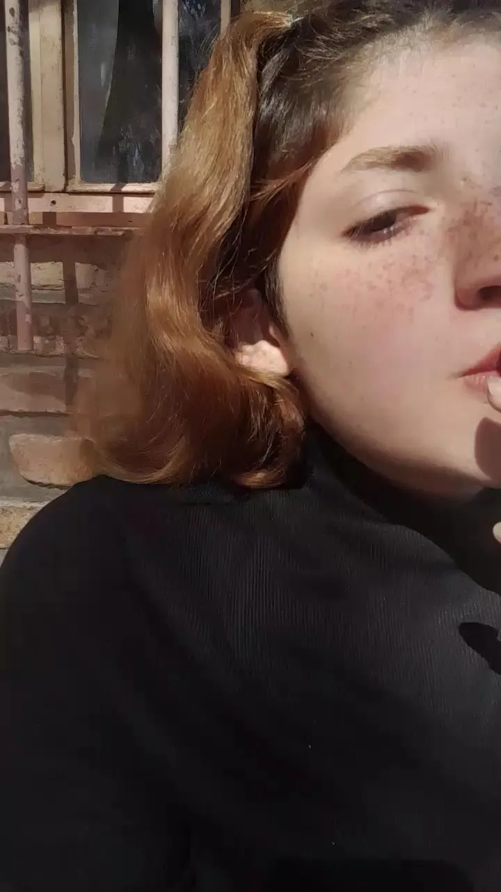 Offline camila4993 on Cam4