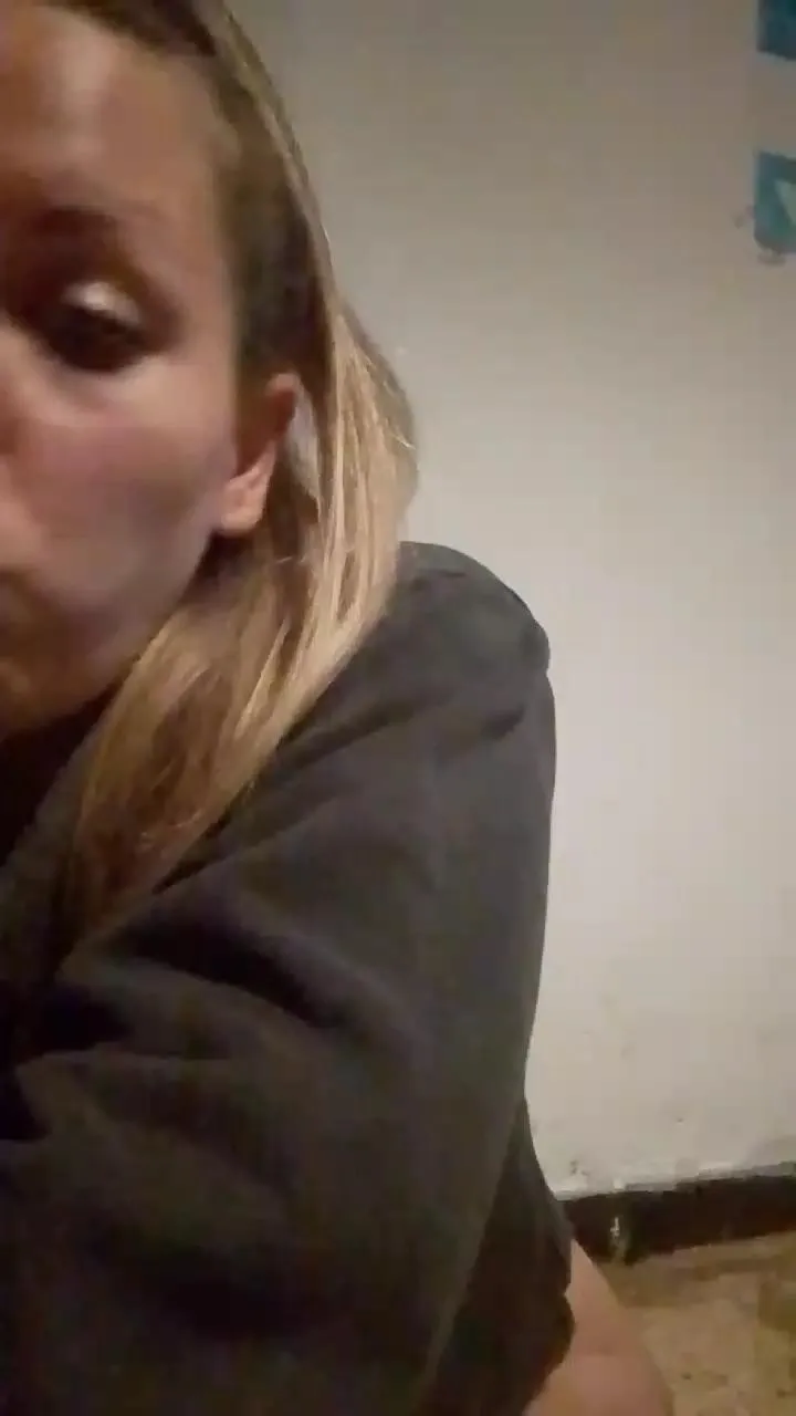 Offline Camilitaa3 on Cam4