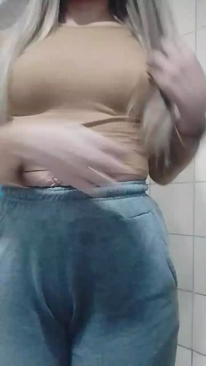 Offline Camilitaa3 on Cam4