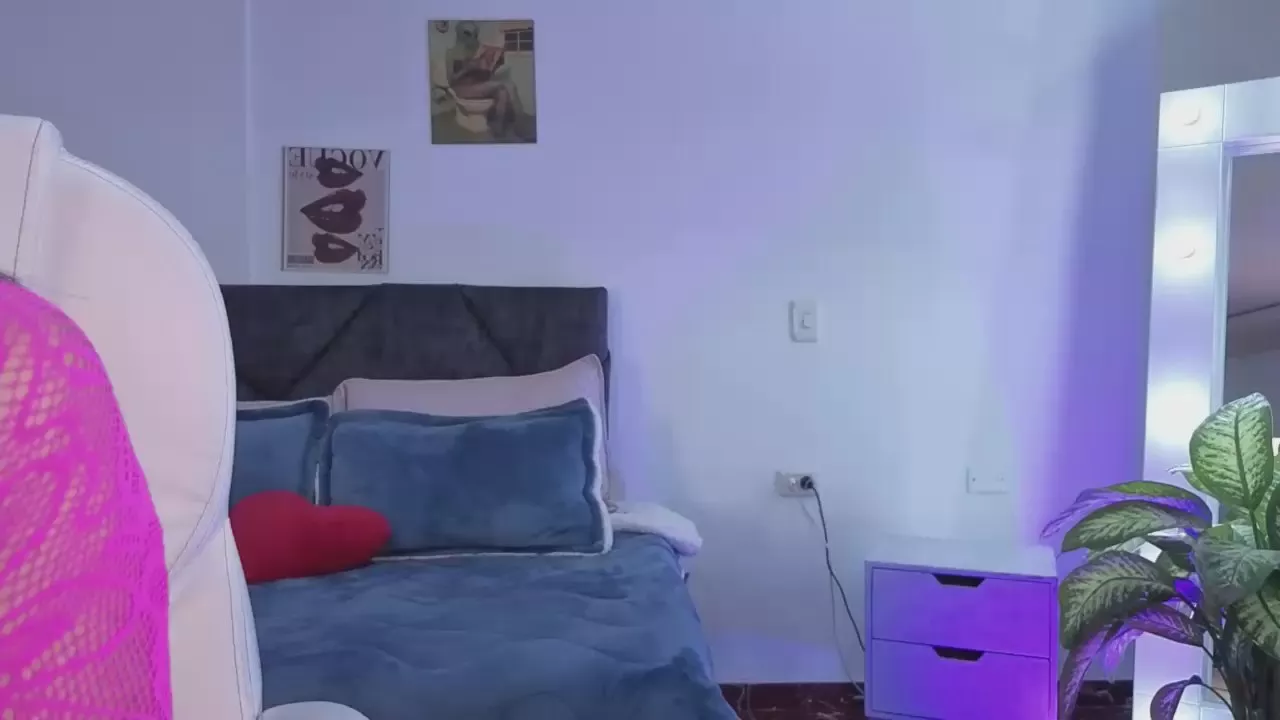 Offline camille2004 on Cam4