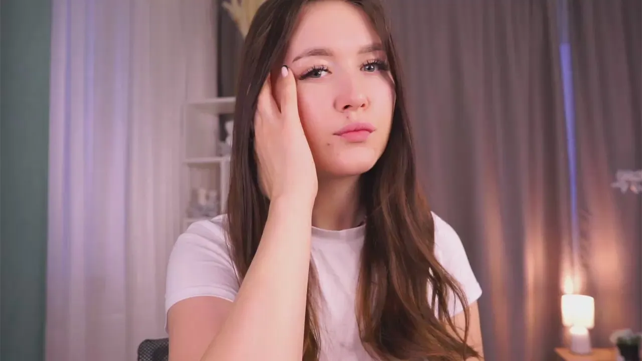 Freechat candy_Leya on Cam4