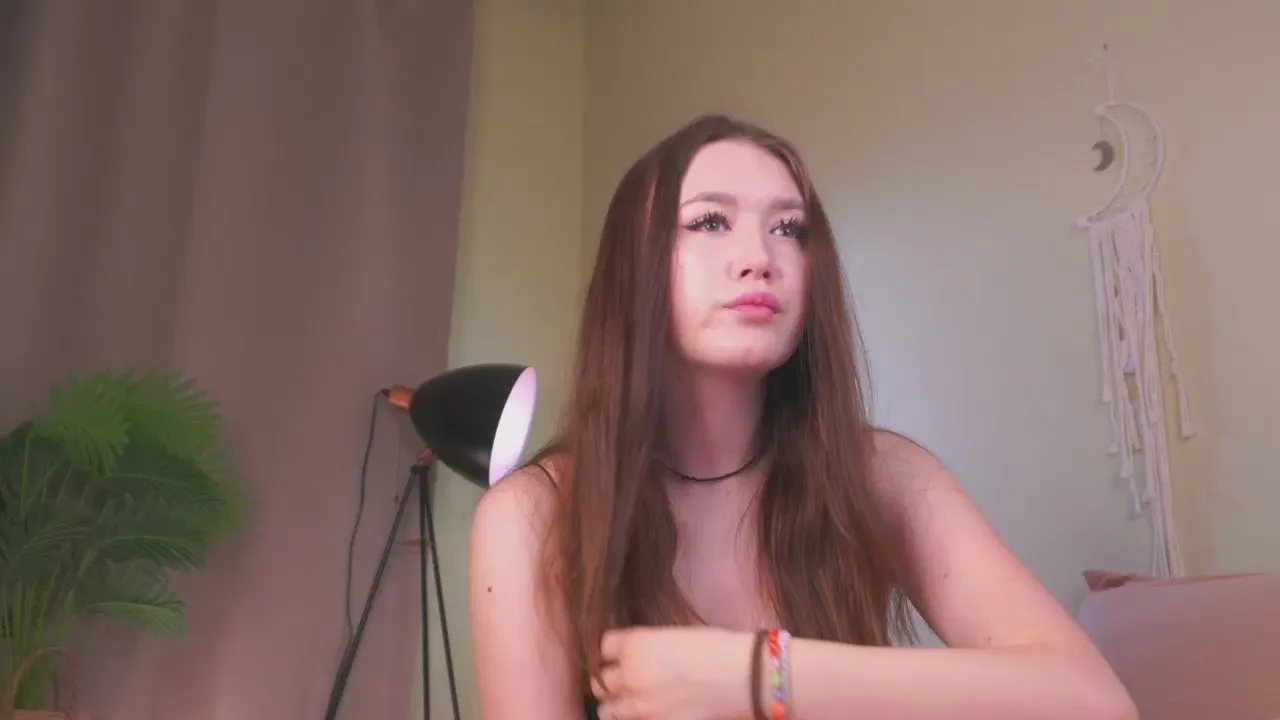 Freechat candy_Leya on Cam4