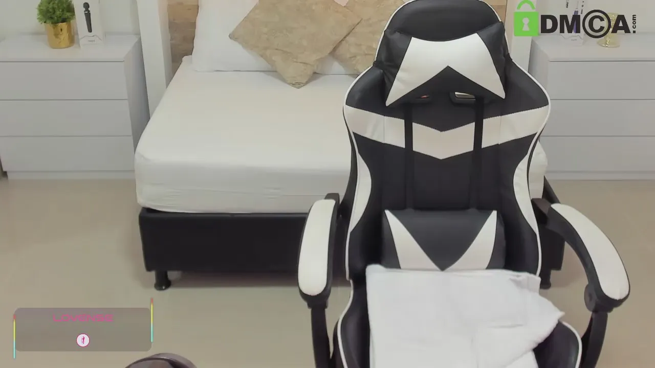 Offline candy_summer28 on Cam4