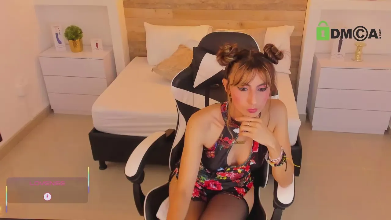 Offline candy_summer28 on Cam4