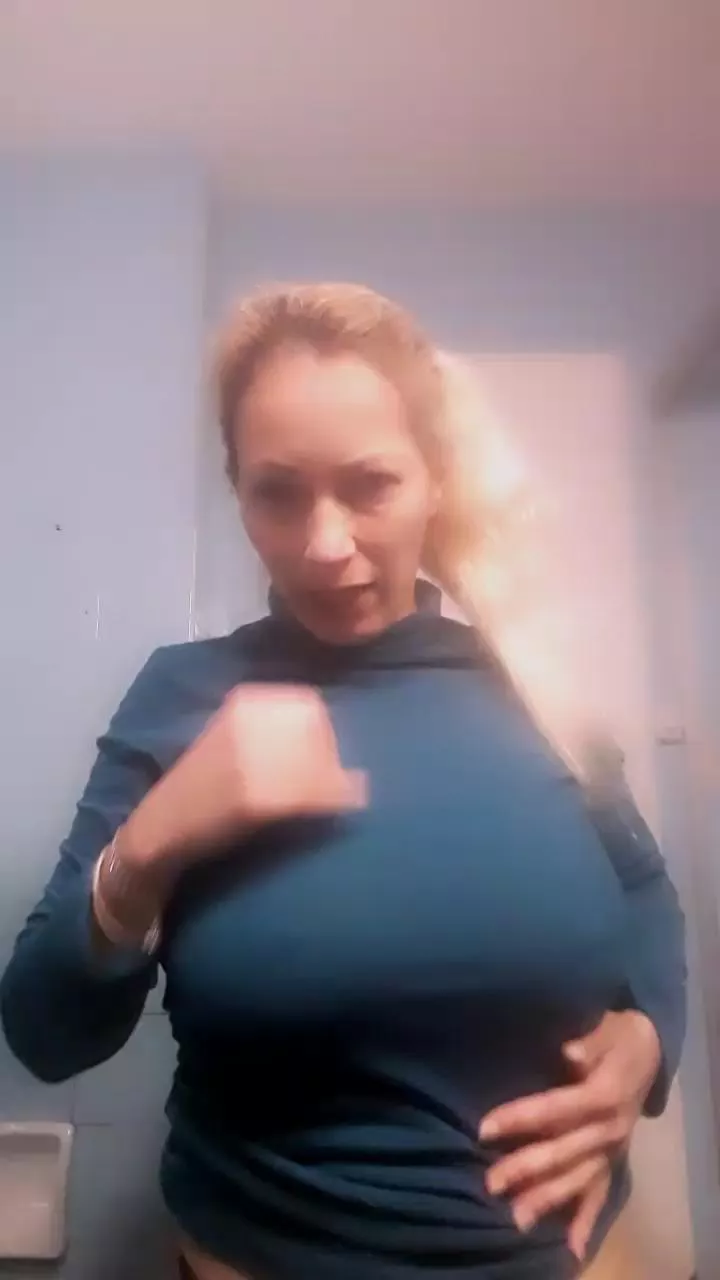 Offline candyswett on Cam4