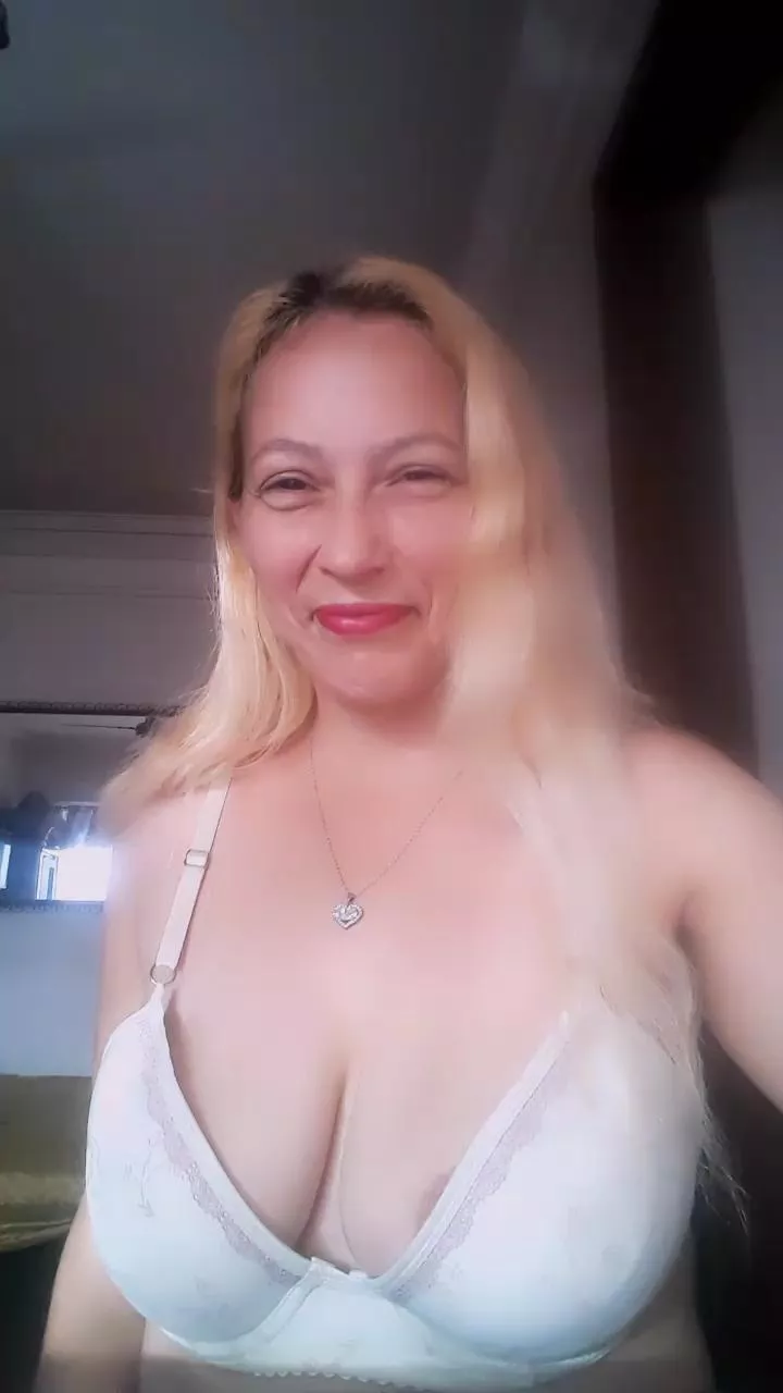 Offline candyswett on Cam4